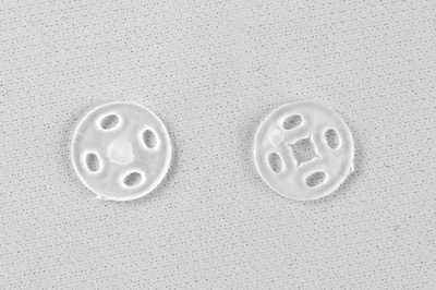 Кнопки пришивные пластиковые 10 мм, блистер 24шт, цв.-прозрачные - купить в Санкт-Петербурге. Цена: 48.41 руб.
